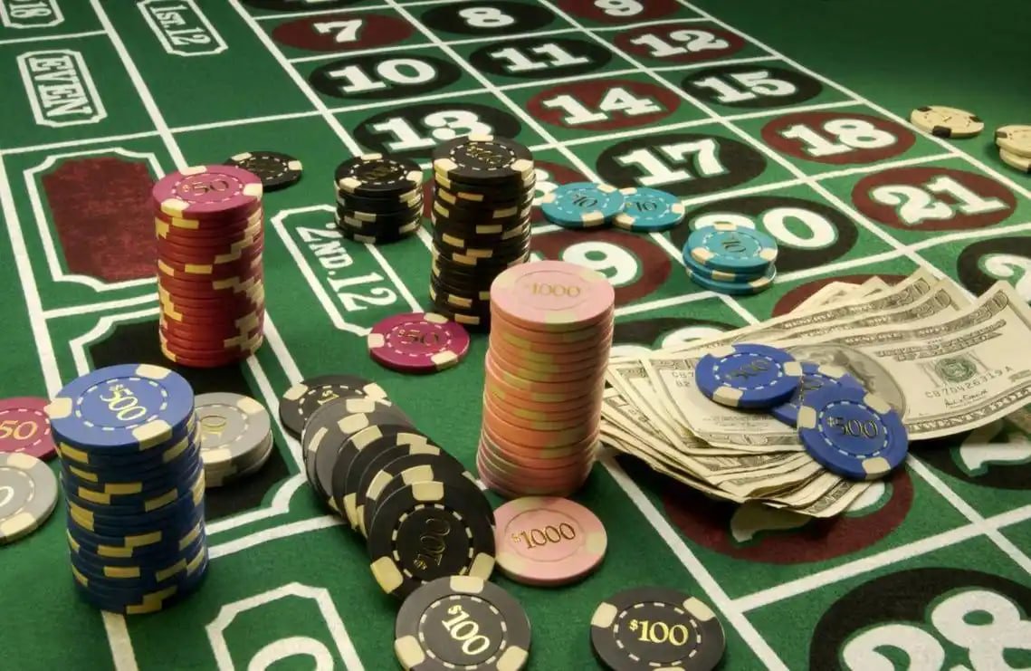 akk99 APP Myanmar မိုဘိုင်းဖြင့် Live Casino ကစားနေသည့် ပုံ